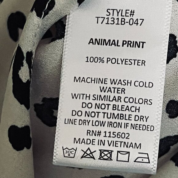 Lush Warren Split V Blouse in Tan Women's Small Cheetah Print - Picture 4 of 8